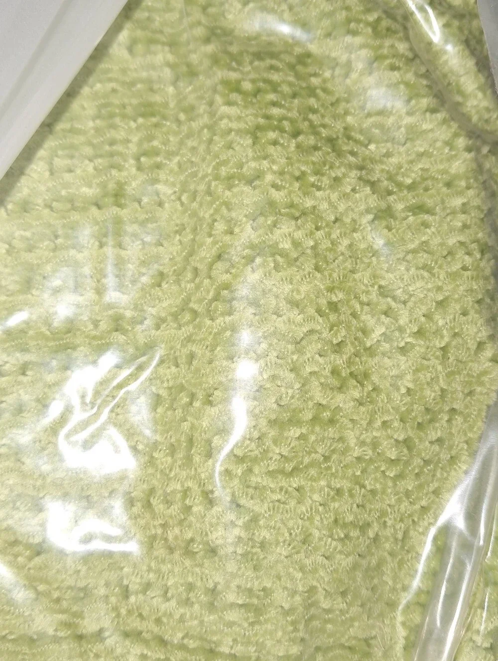 Battilo NWT Chenille Knit Throw Blanket With Tassels In Apple Green 60
